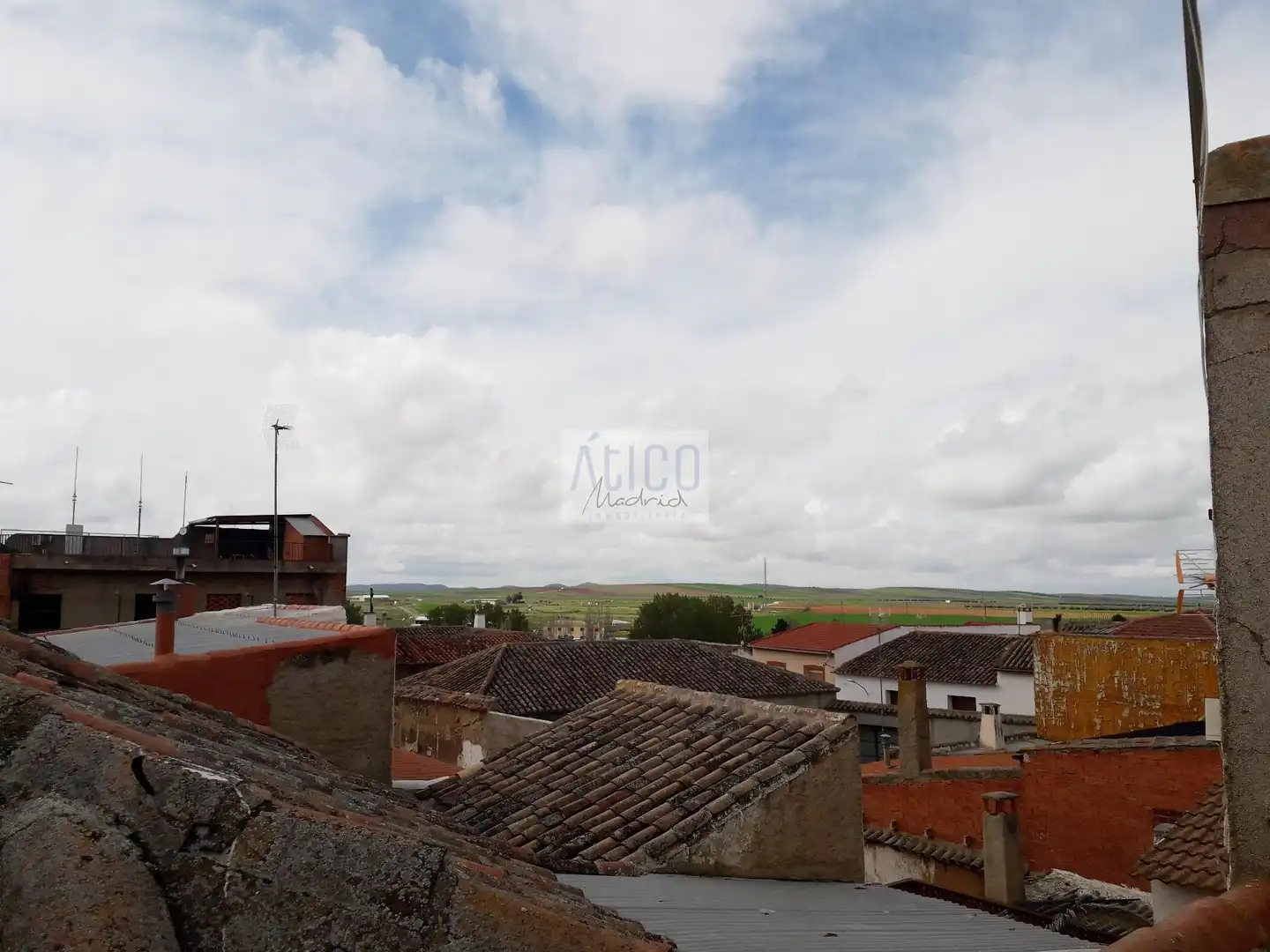 Vista exterior de Casa o xalet en venda en Cózar amb Terrassa