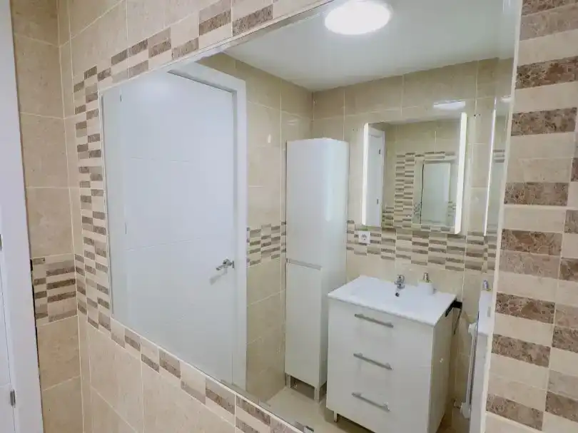 Badezimmer von Wohnung zur Miete in Alcalá de Henares
