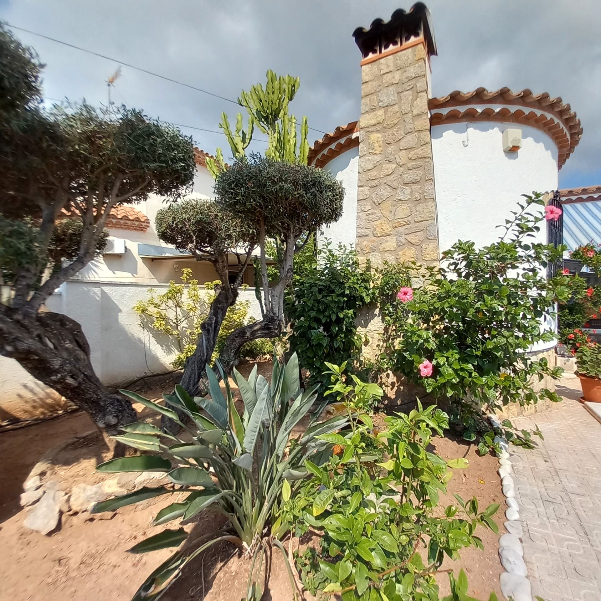 Jardí de Casa o xalet en venda en Mont-roig del Camp amb Aire condicionat, Jardí privat i Piscina