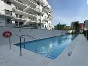 Schwimmbecken von Wohnung zur Miete in  Granada Capital mit Klimaanlage, Terrasse und Balkon