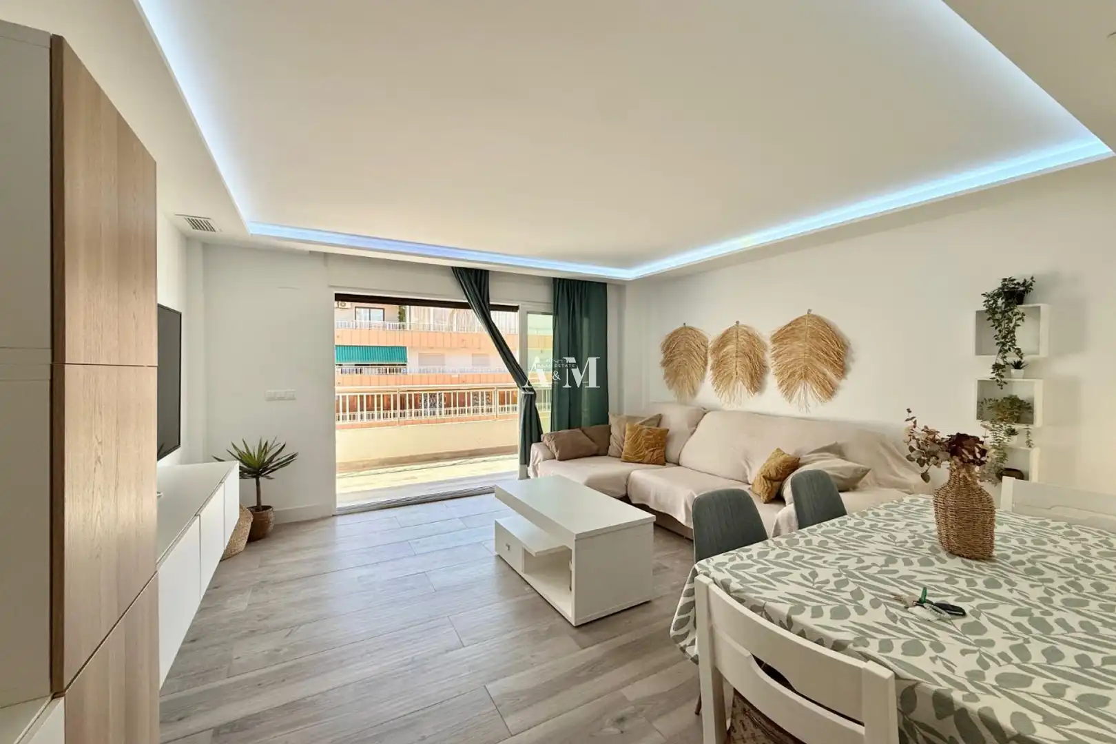 Sala de estar de Piso de alquiler en Torrevieja con Aire acondicionado, Calefacción y Terraza