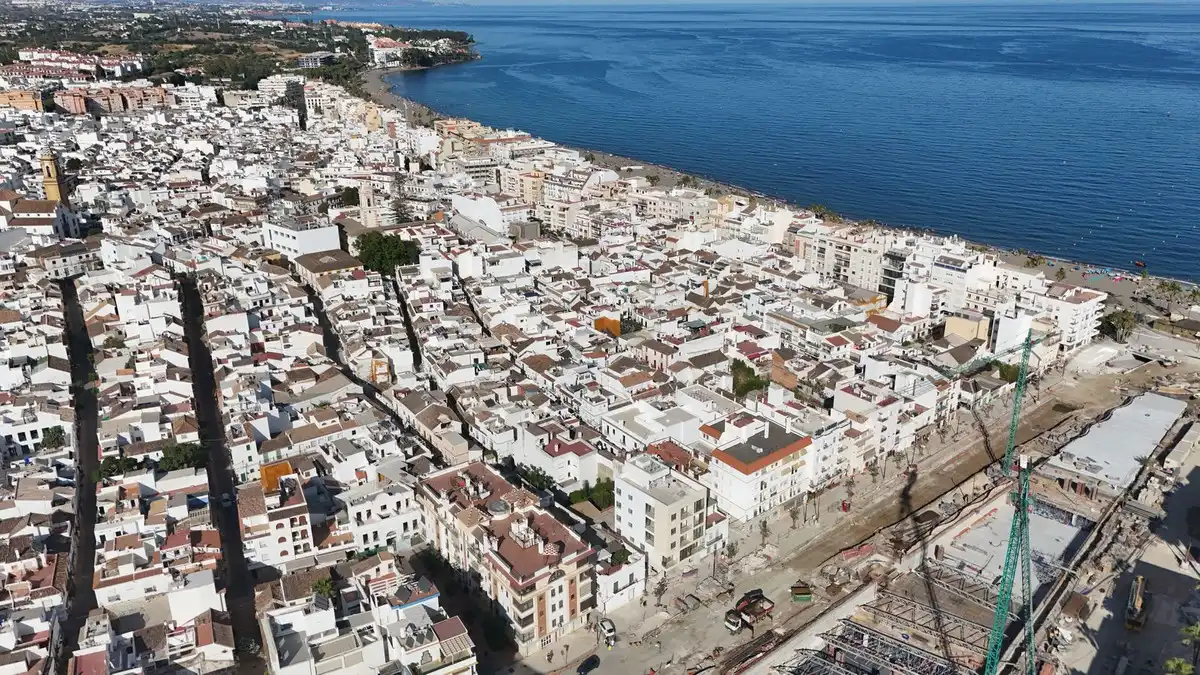 Vista exterior de Apartament en venda en Estepona