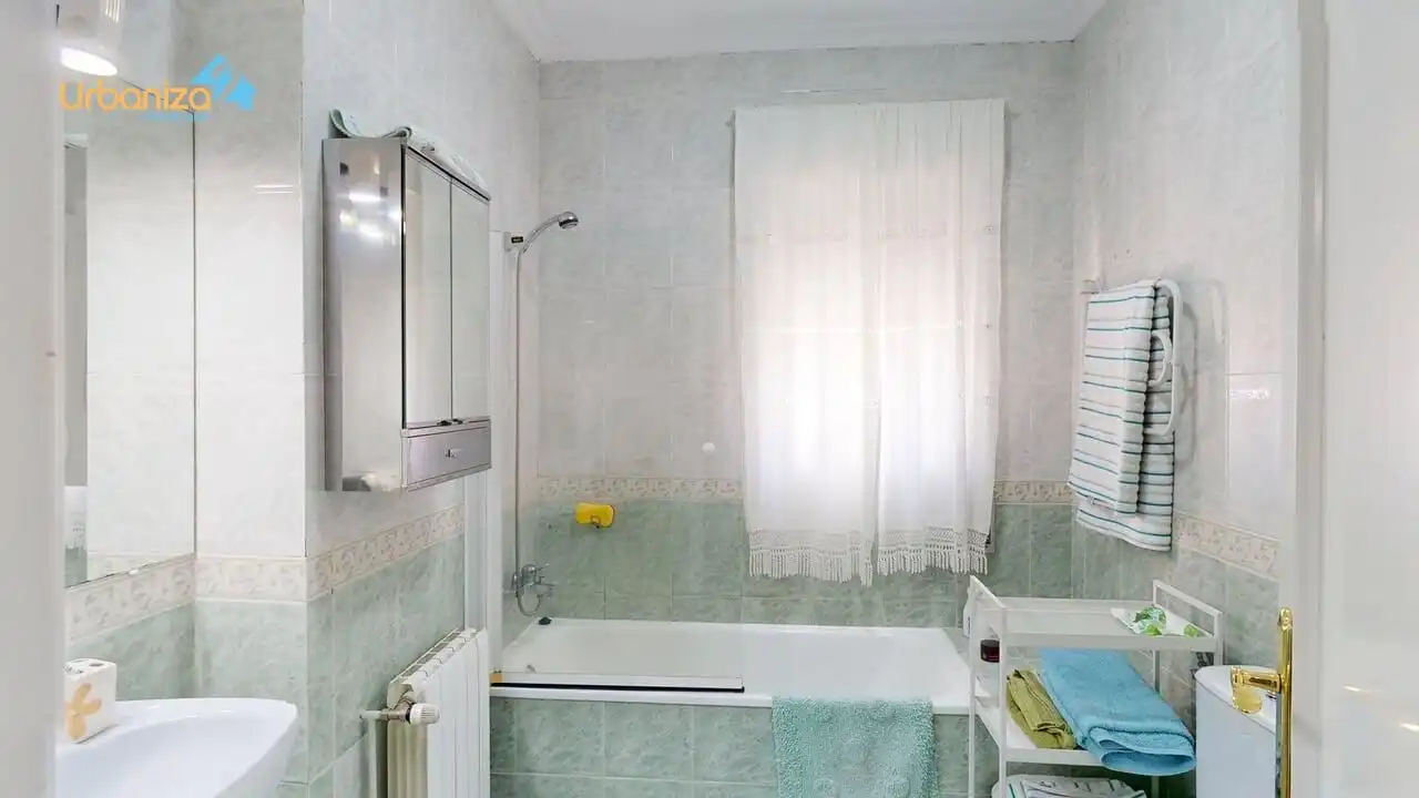 Baño de Casa o chalet en venta en Badajoz con Aire acondicionado, Jardín privado y Terraza