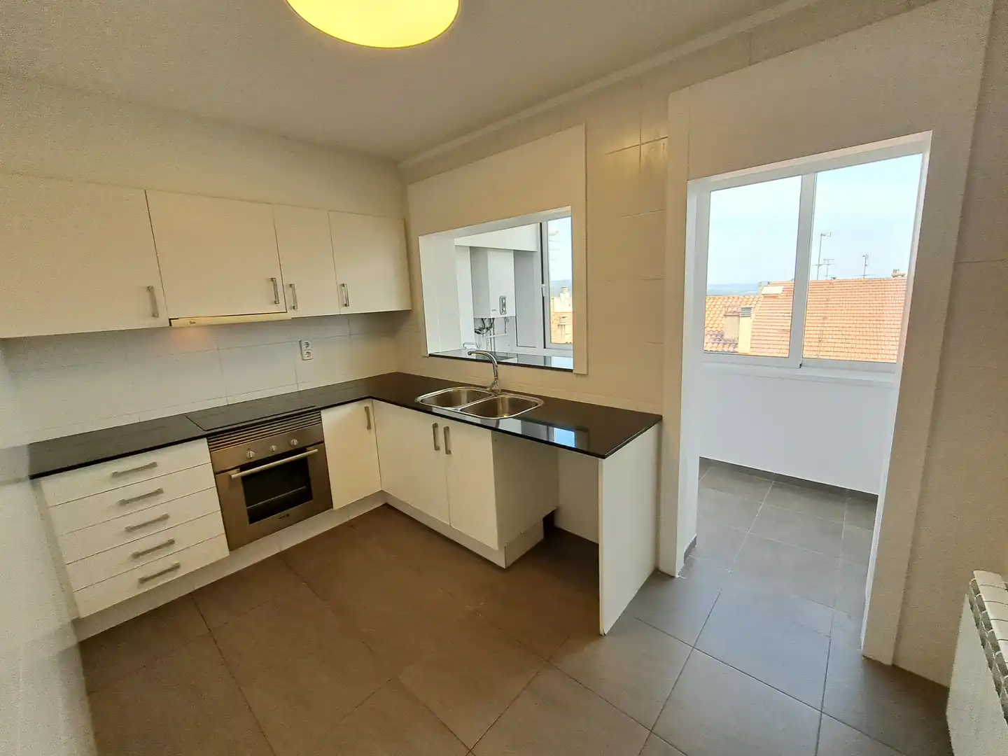 Küche von Wohnung zur Miete in Berga mit Heizung, Parkett und Abstellraum