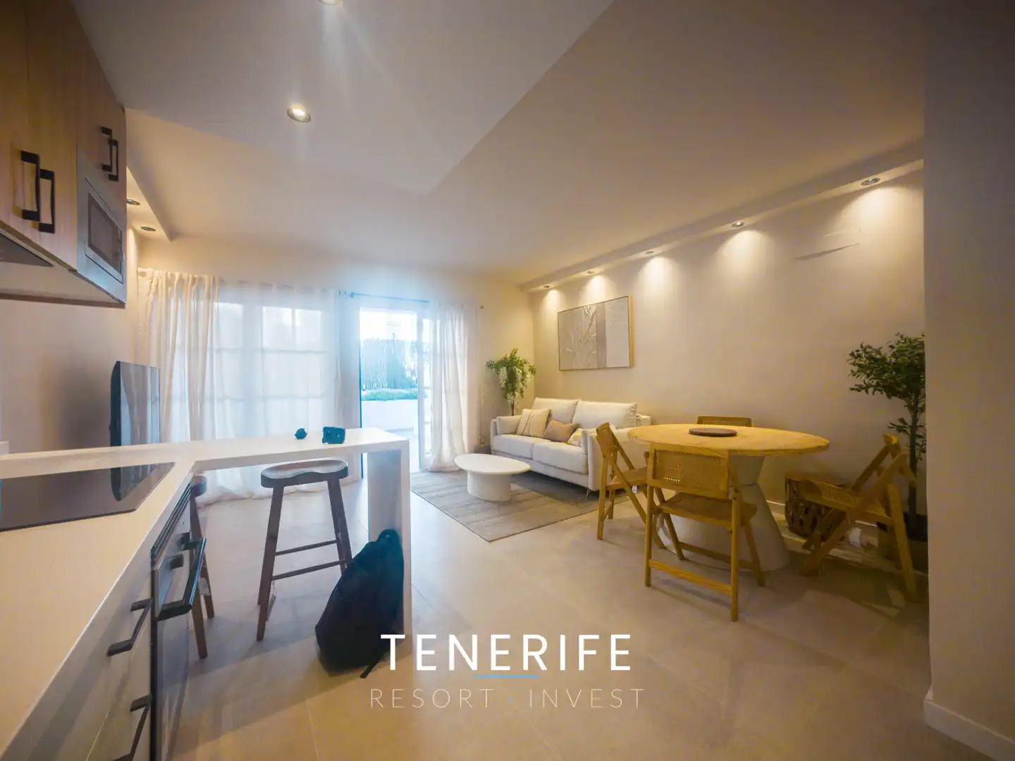 Außenansicht von Wohnungen zum Verkauf in Adeje mit Terrasse, Abstellraum und Möbliert
