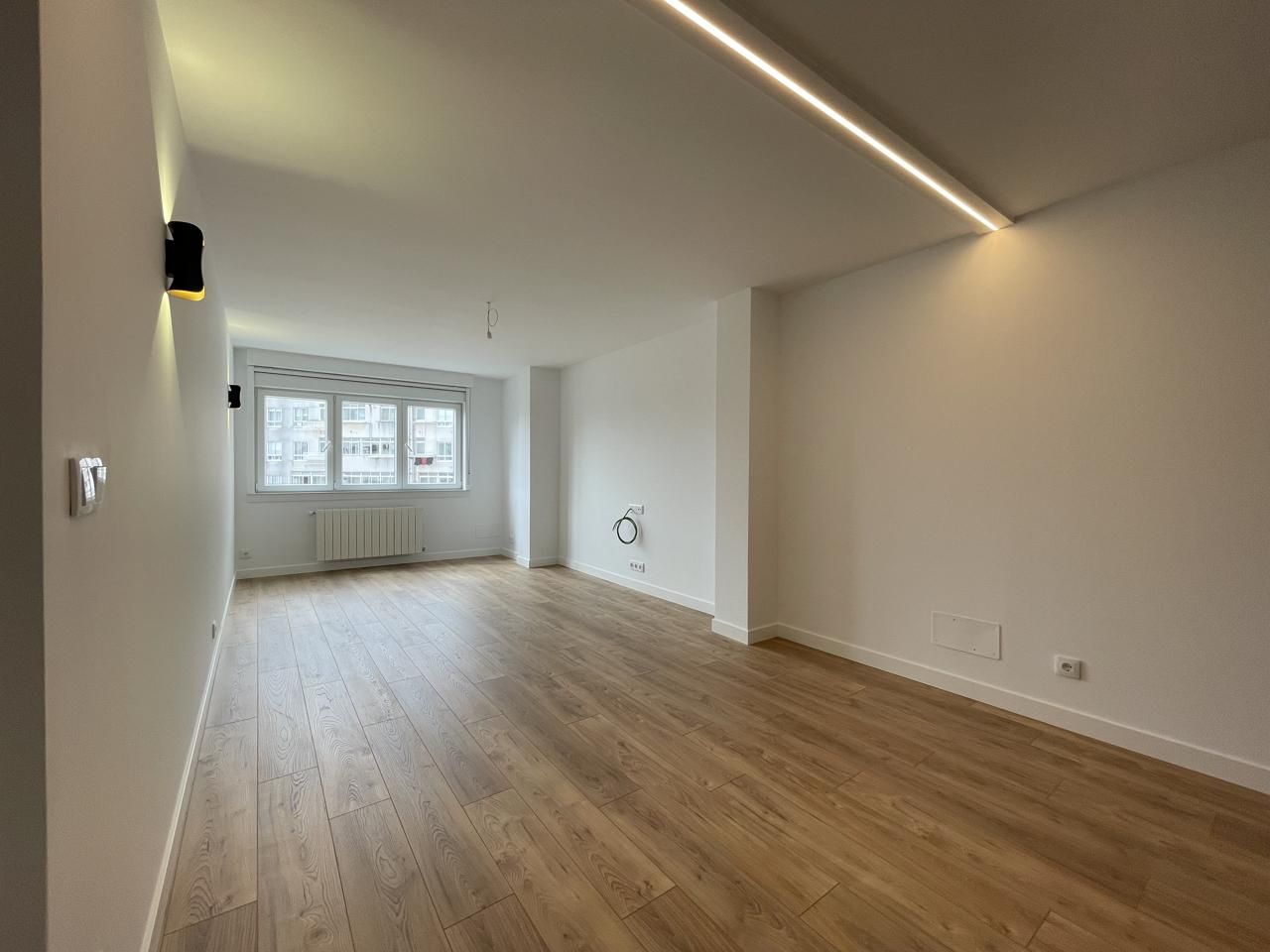 Sala d'estar de Pis en venda en A Coruña Capital  amb Calefacció i Traster