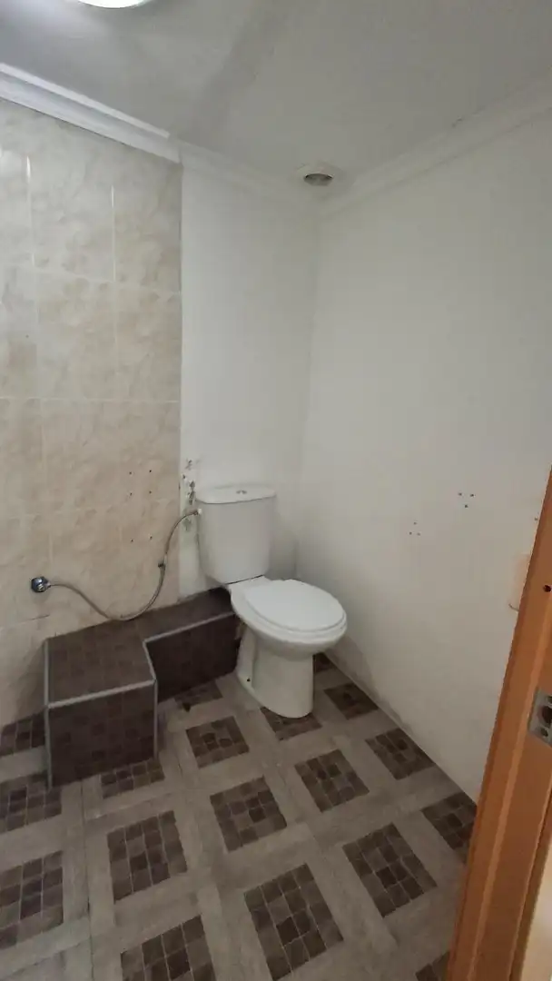 Bany de Local de lloguer en Paterna