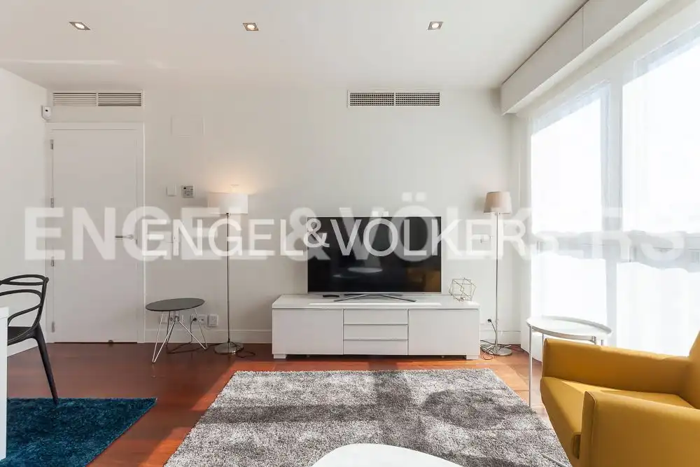 Living room of Attic for rent in Madrid  with Air Conditioner, Heating and Furnished