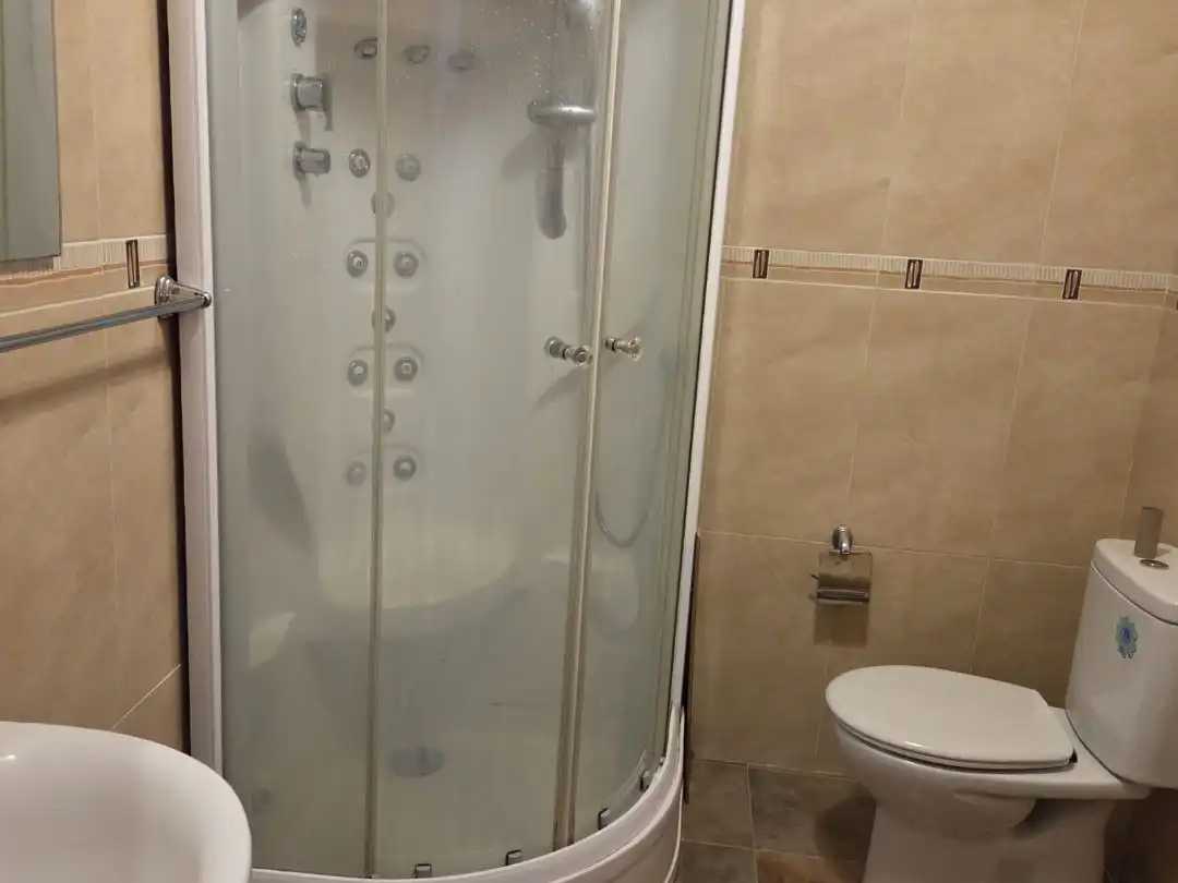 Baño de Piso en venta en Fuensalida con Aire acondicionado