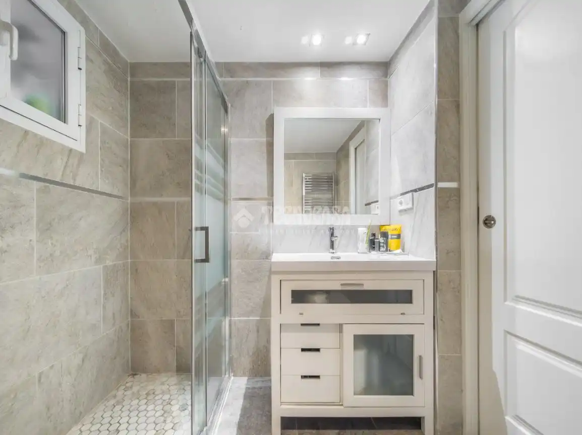 Baño de Piso en venta en Madrid con Aire acondicionado, Calefacción y Terraza