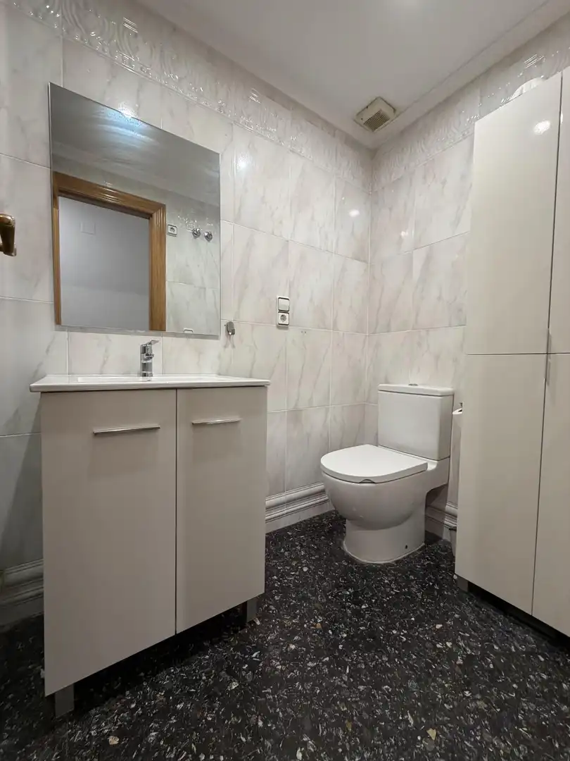 Badezimmer von Wohnung zum Verkauf in Parque de la Bombilla  