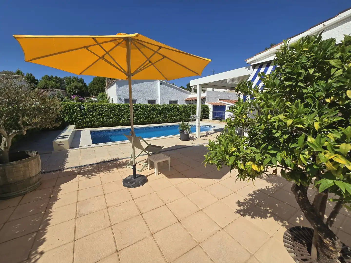Piscina de Casa o xalet en venda en Empuriabrava amb Aire condicionat, Calefacció i Jardí privat