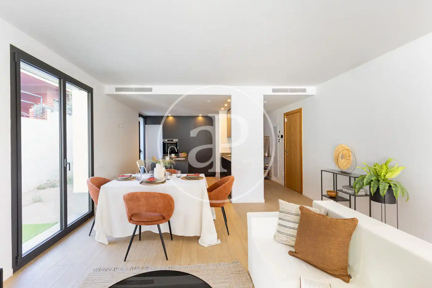 Sala de estar de Piso en venta en Sant Cugat del Vallès con Aire acondicionado, Calefacción y Jardín privado