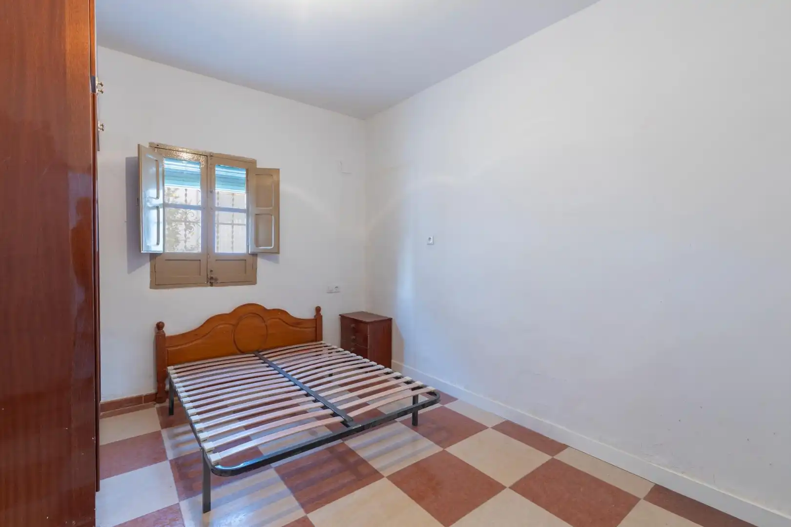 Habitación de Planta baja en venta en Moclín con Terraza, Amueblado y Balcón
