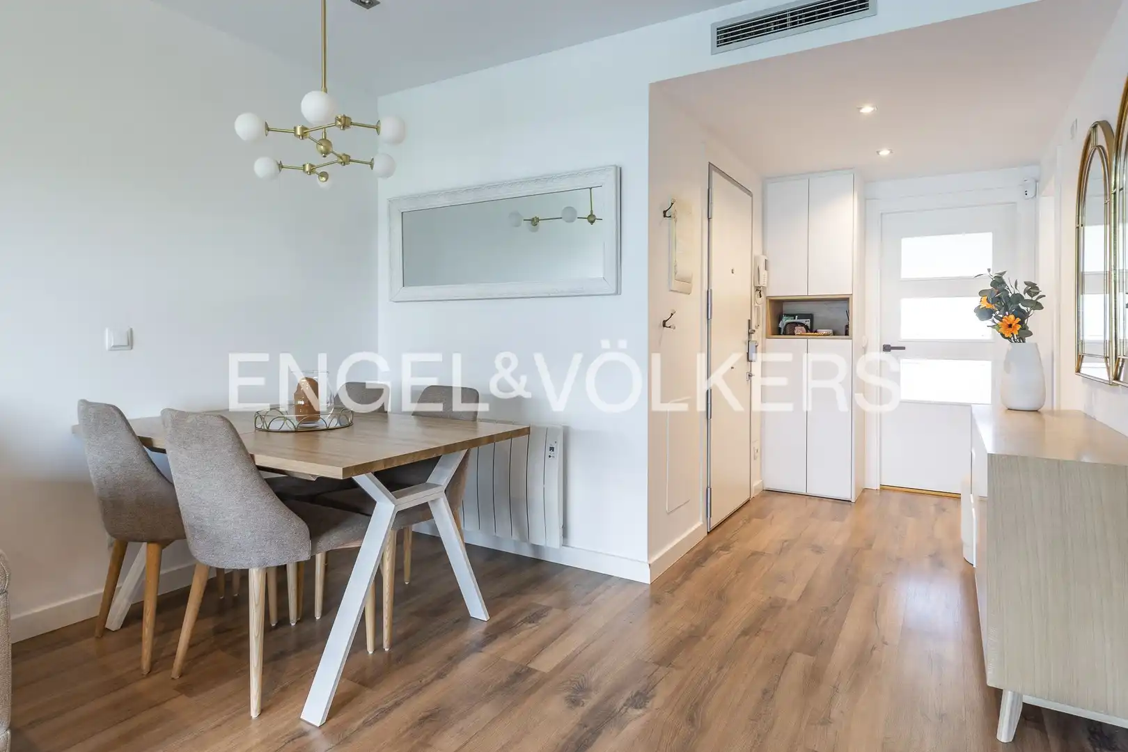 Dining room of Flat for sale in Sant Adrià de Besòs  with Air Conditioner, Heating and Parquet flooring