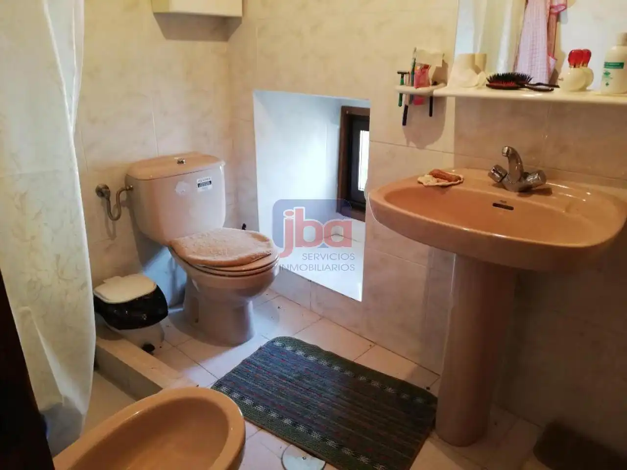 Baño de Finca rústica en venta en Toén