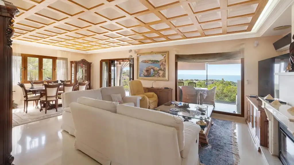 Sala d'estar de Casa o xalet en venda en Calvià amb Aire condicionat, Calefacció i Jardí privat