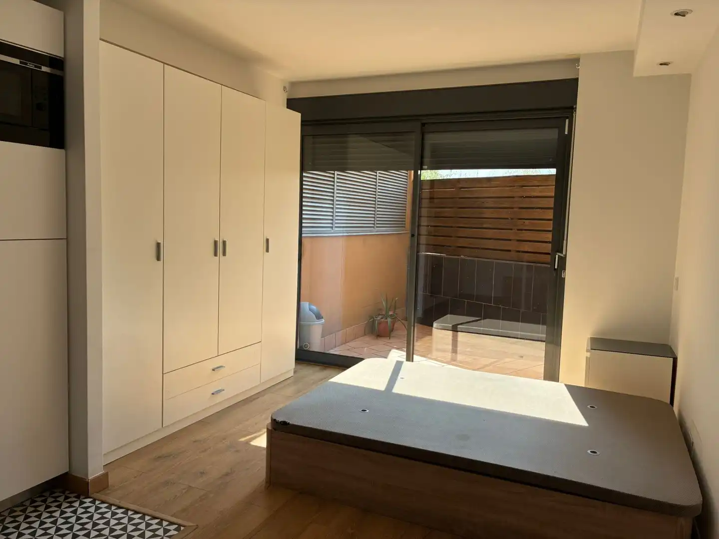 Habitación de Local en venta en Girona con Aire acondicionado