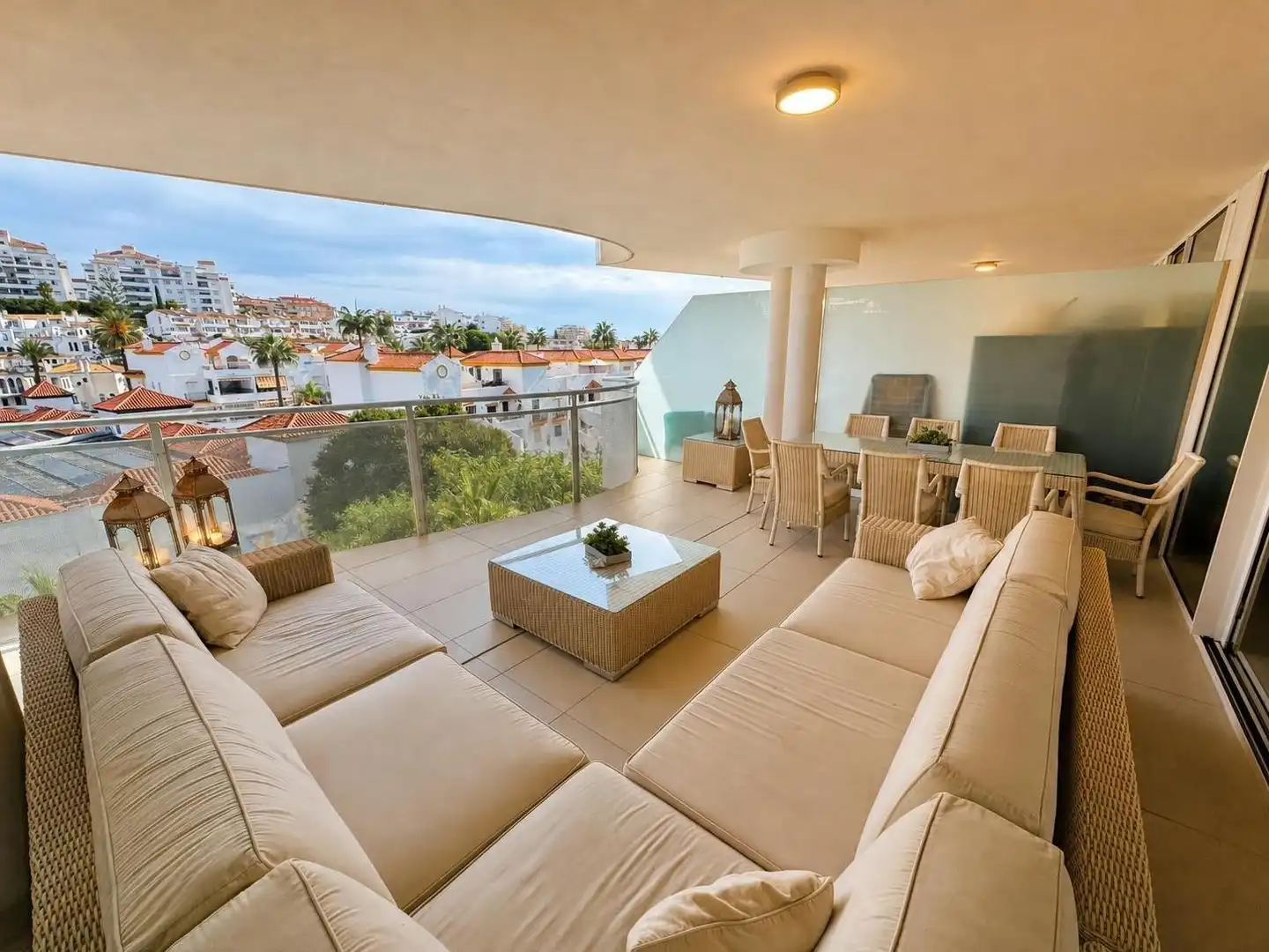 Terraza de Apartamento en venta en Torrequebrada