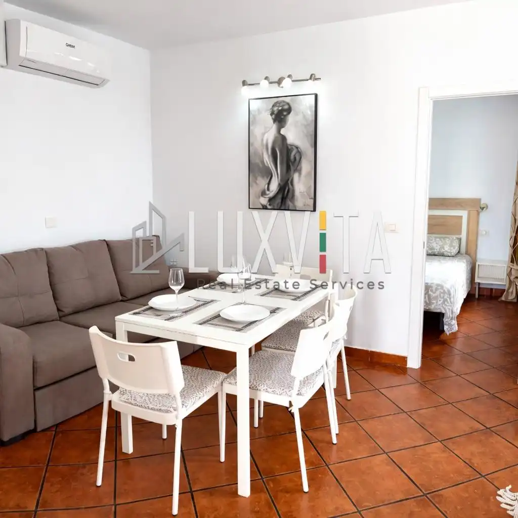 Menjador de Apartament en venda en Arona amb Aire condicionat, Terrassa i Moblat