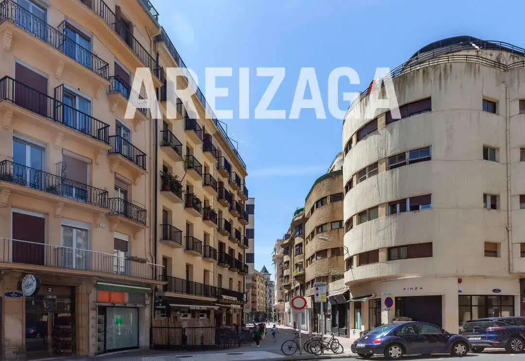 Außenansicht von Wohnung zum Verkauf in Donostia - San Sebastián  mit Heizung und Balkon