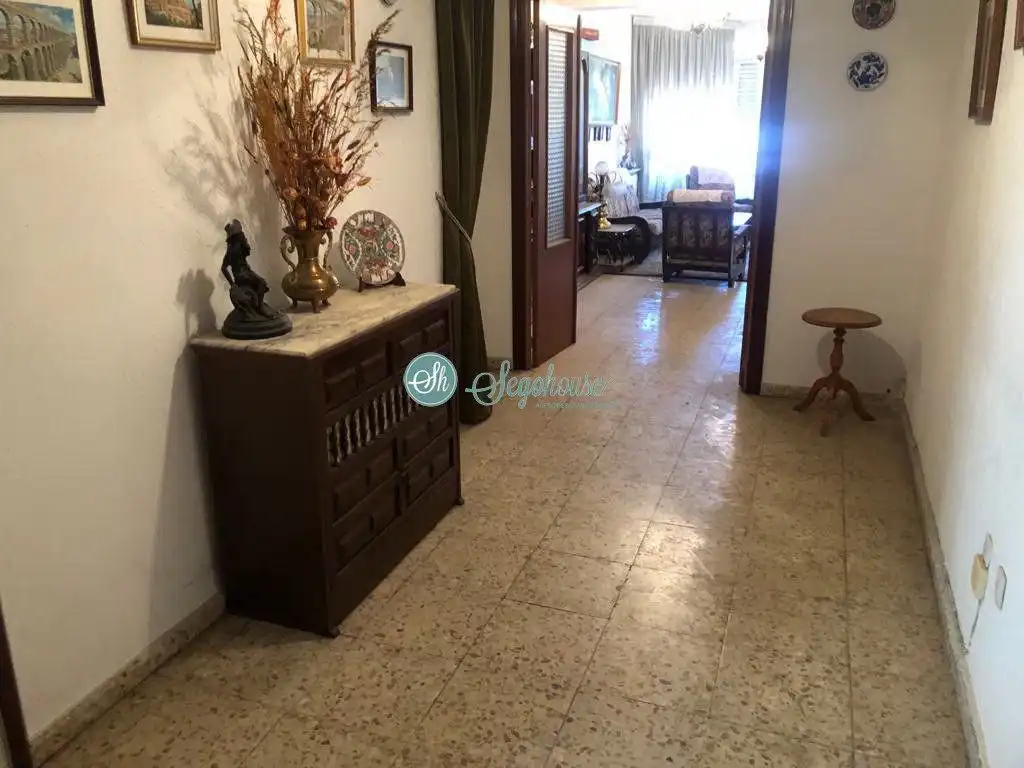 Piso en venta en Segovia con Calefacción y Terraza