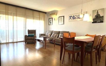 Living room of Flat for sale in Cornellà de Llobregat  with Air Conditioner, Terrace and Balcony