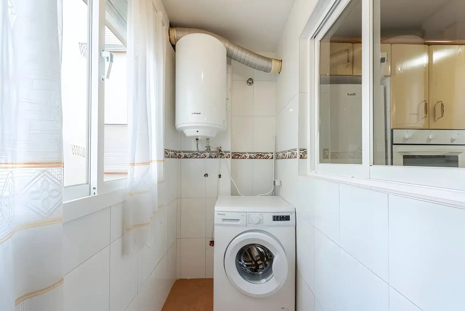 Bany de Apartament en venda en Estepona amb Aire condicionat, Terrassa i Balcó