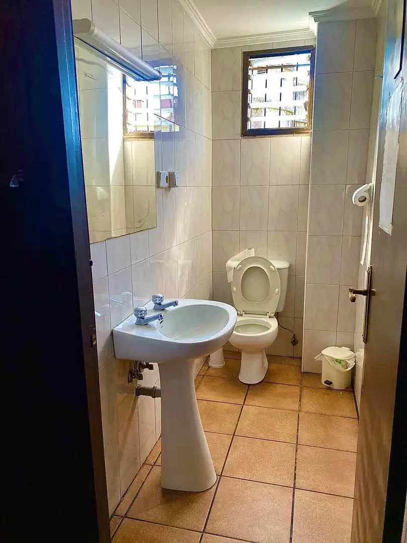 Baño de Local en traspaso en Torrelavega  con Aire acondicionado y Calefacción