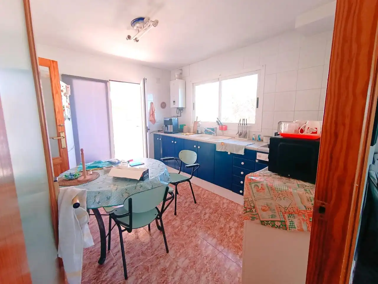 Cuina de Casa o xalet en venda en Oliva amb Aire condicionat, Jardí privat i Terrassa