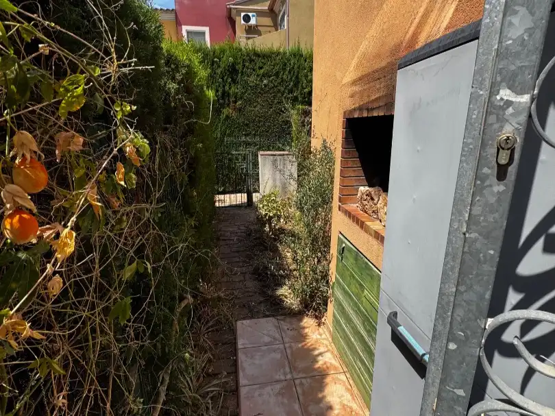 Casa pareada con piscina en venta en Carrer mont-roig de Sió 13, imagen 8