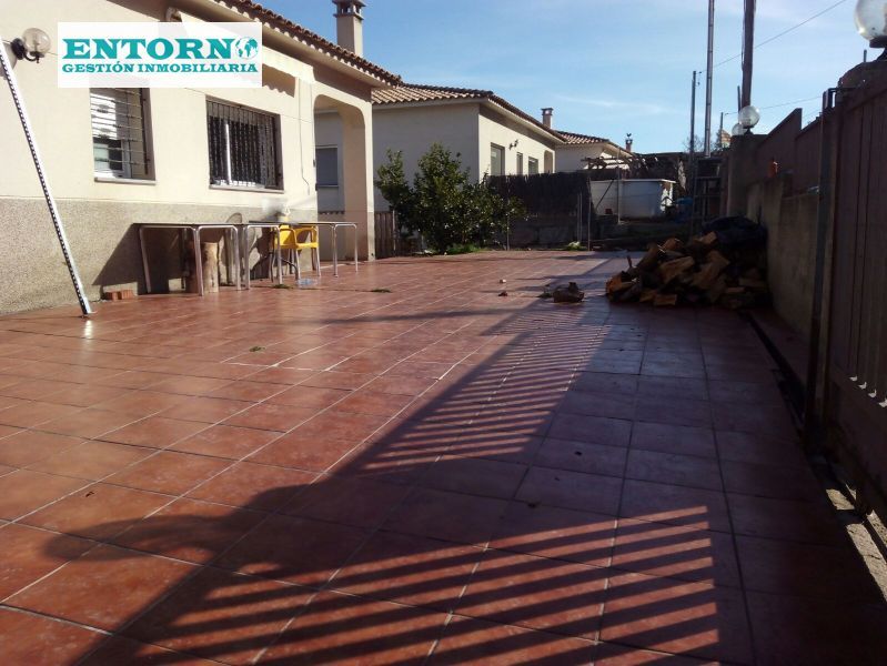 Vista exterior de Casa o xalet de lloguer en Bigues i Riells amb Calefacció, Terrassa i Traster