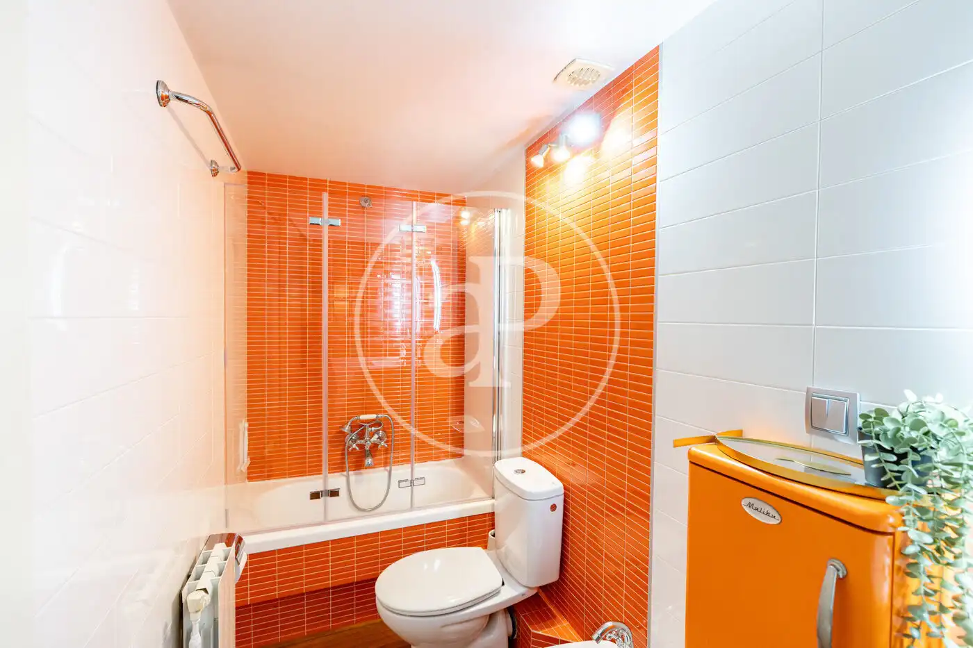Bathroom of Flat for rent in Barcelona  with Air Conditioner, Heating and Furnished