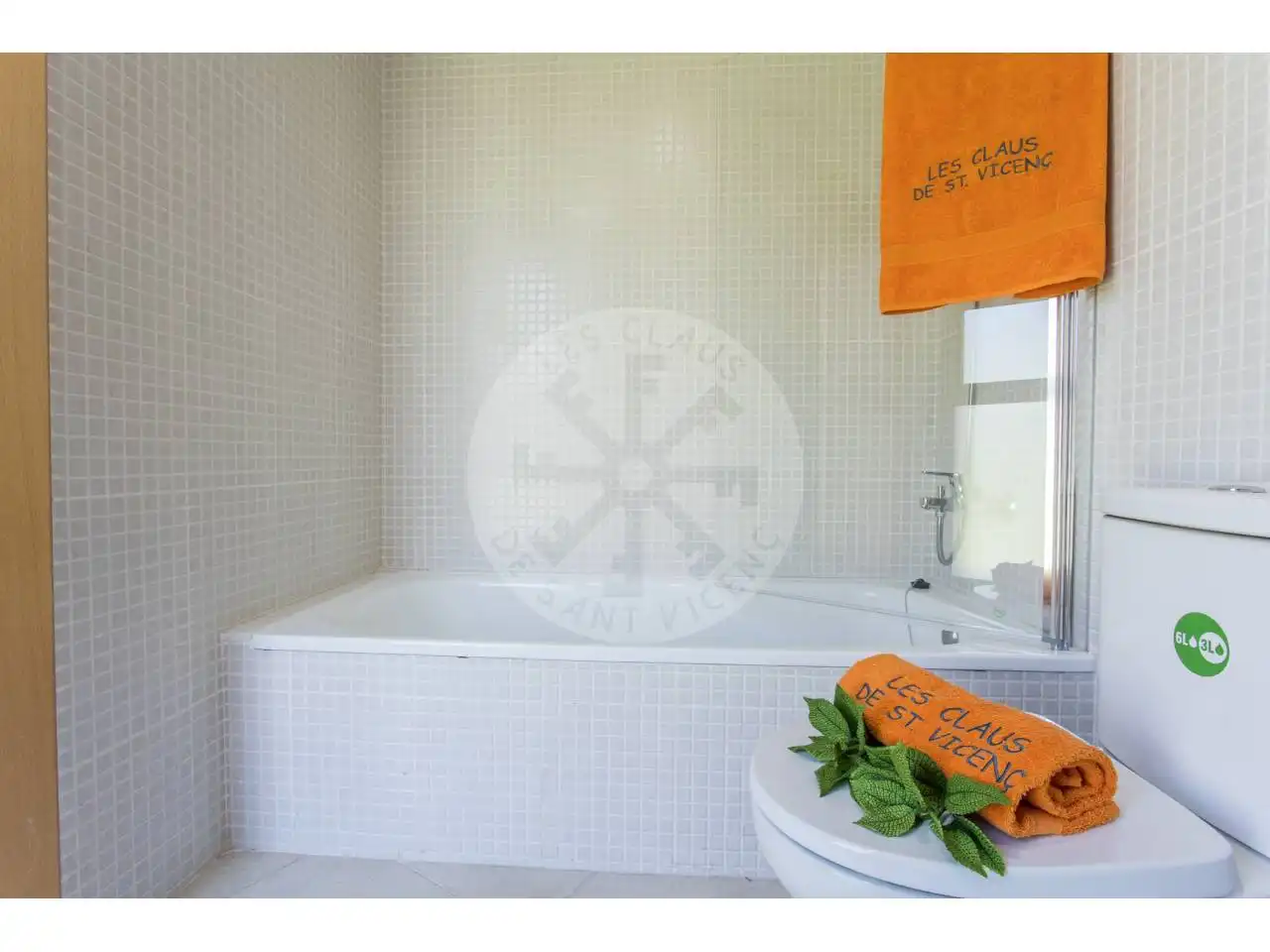 Bathroom of Flat for rent in Terrassa