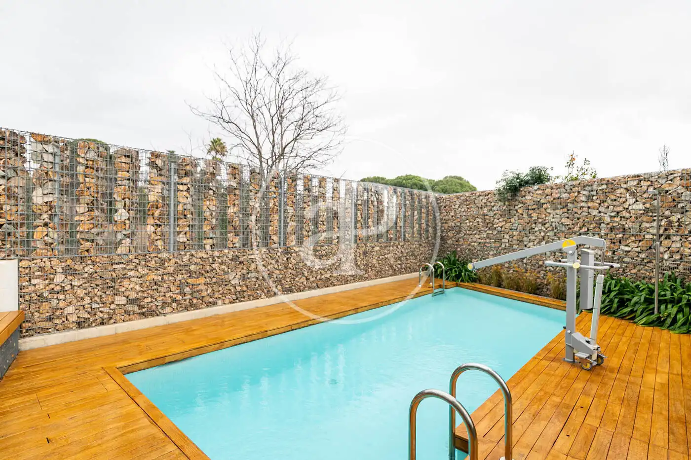 Piscina de Piso de alquiler en Barcelona con Aire acondicionado, Calefacción y Jardín privado