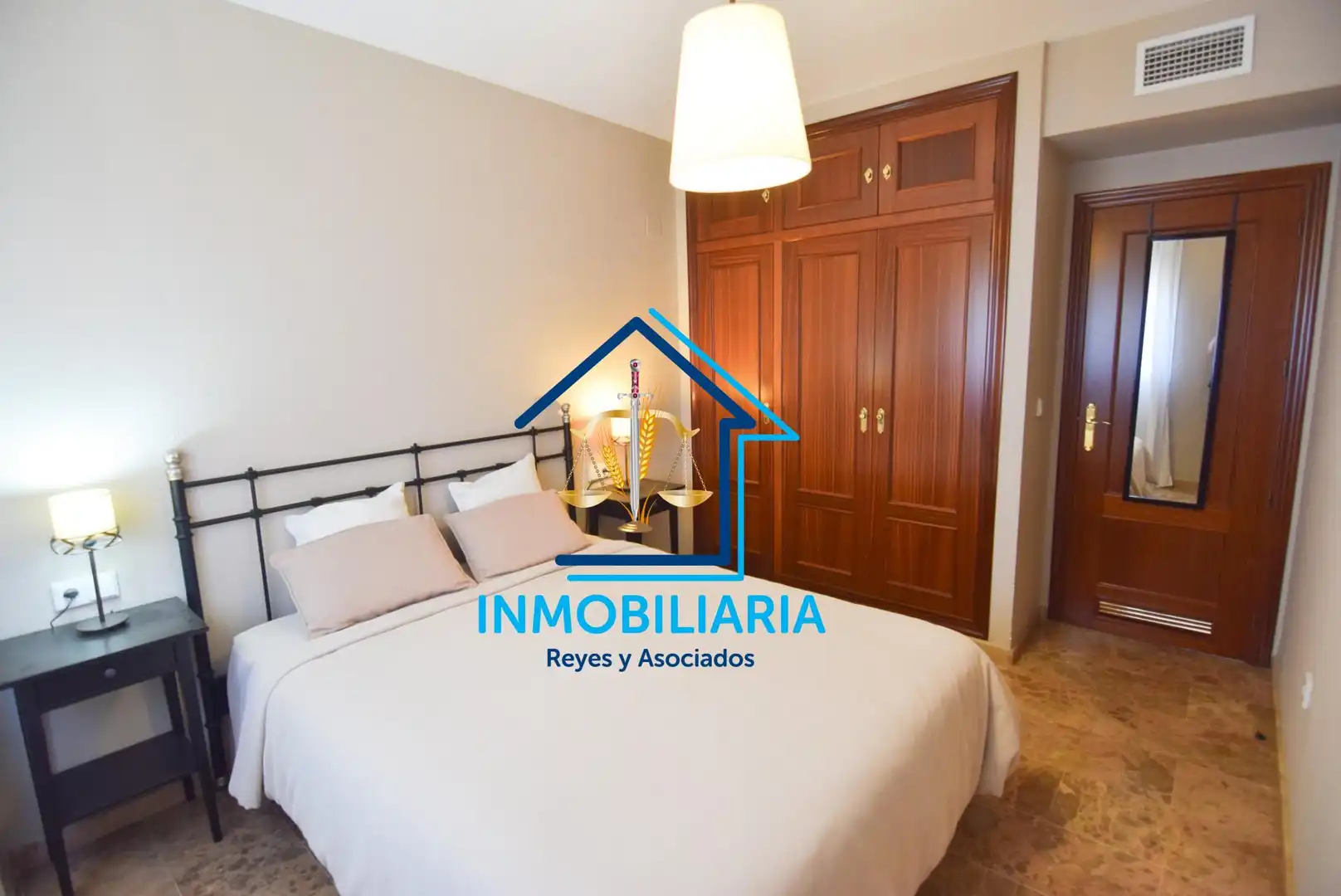 Bedroom of Flat for rent in Córdoba  with Air Conditioner, Furnished and Balcony