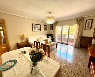 Living room of Flat for sale in  Zaragoza Capital  with Heating, Terrace and Furnished