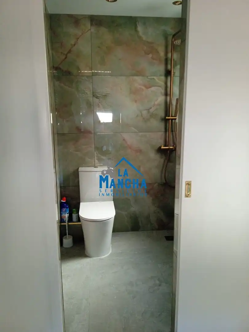 Bathroom of Flat for sale in Almansa  with Furnished and Balcony