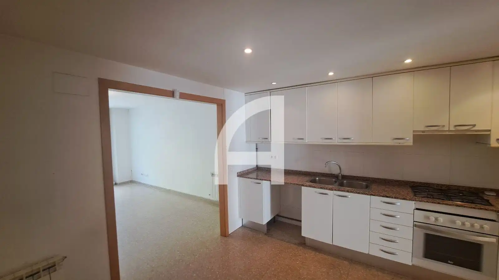 Cocina de Piso en venta en Terrassa con Calefacción, Terraza y Trastero