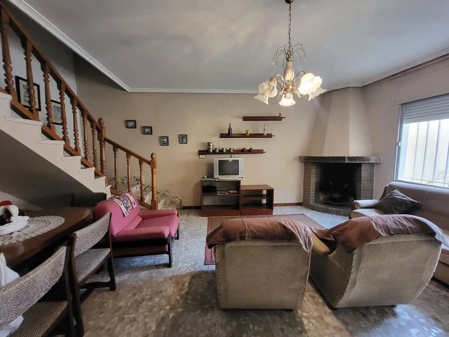 Sala d'estar de Casa o xalet en venda en El Picazo   amb Calefacció, Terrassa i Moblat