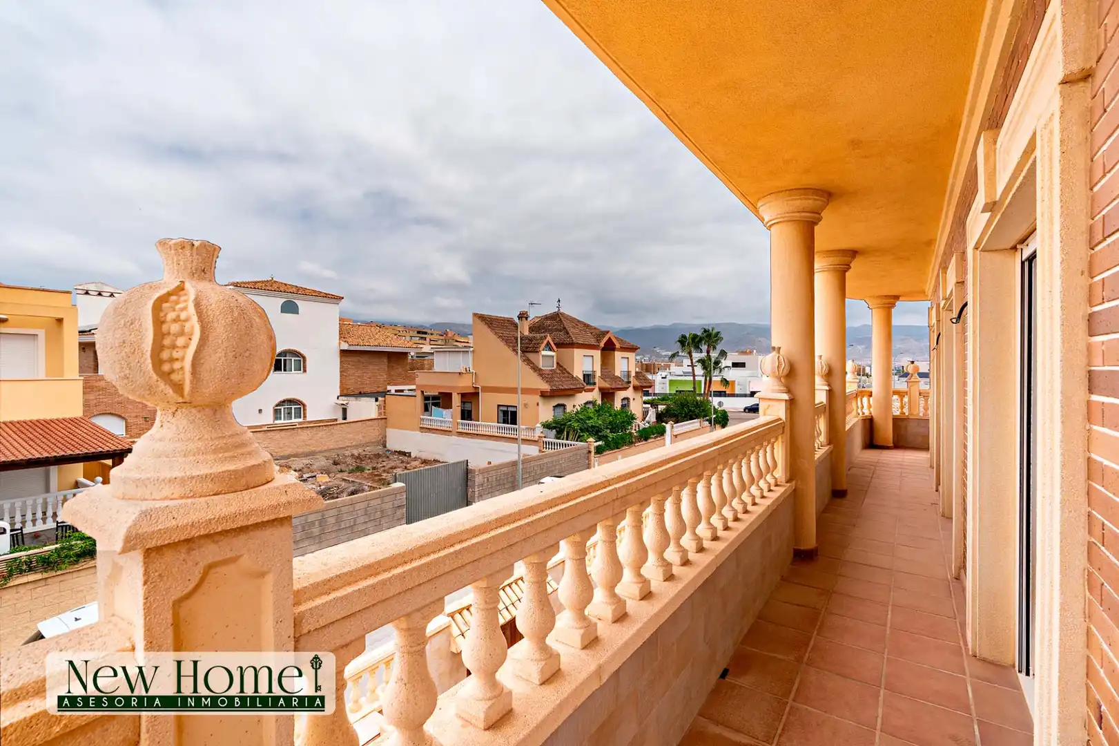 Vista exterior de Casa o chalet en venta en Roquetas de Mar con Aire acondicionado, Terraza y Amueblado