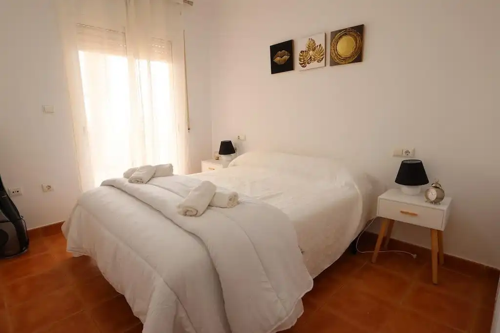 Apartamento con piscina en alquiler en Calle Teodoro llorente, imagen 7
