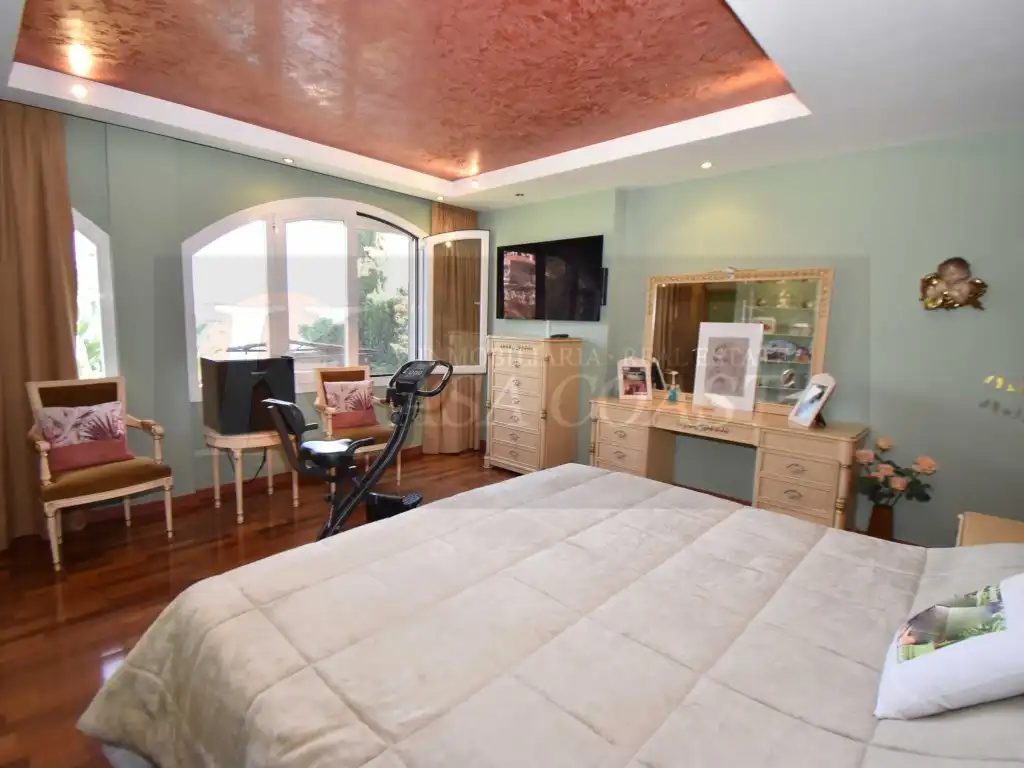 Dormitori de Casa o xalet en venda en Mijas amb Aire condicionat, Jardí privat i Terrassa