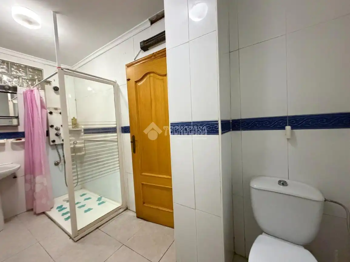 Casa adosada en venta en Xirivella con Aire acondicionado