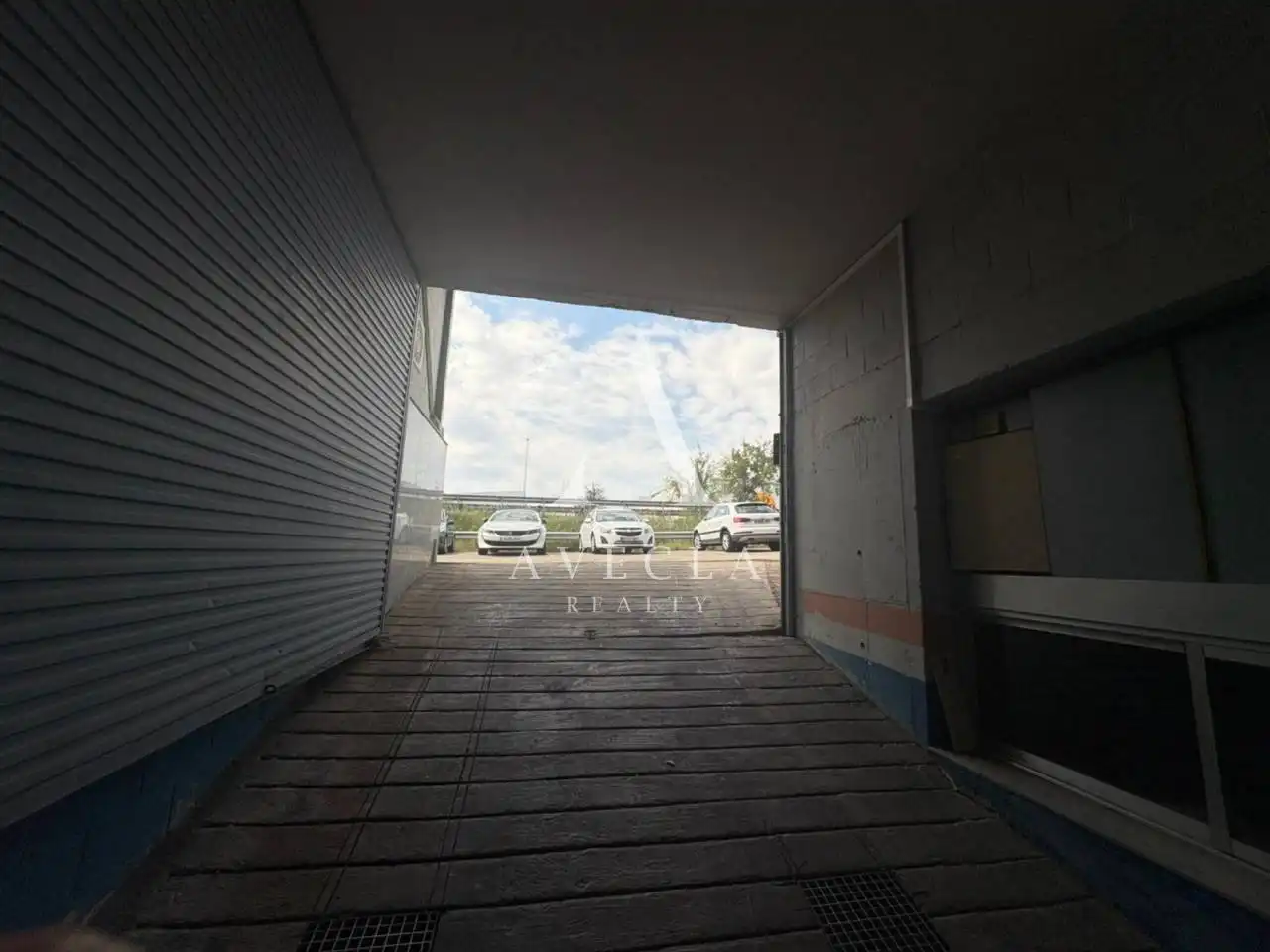 Aparcament de Nau industrial en venda en Sant Esteve Sesrovires