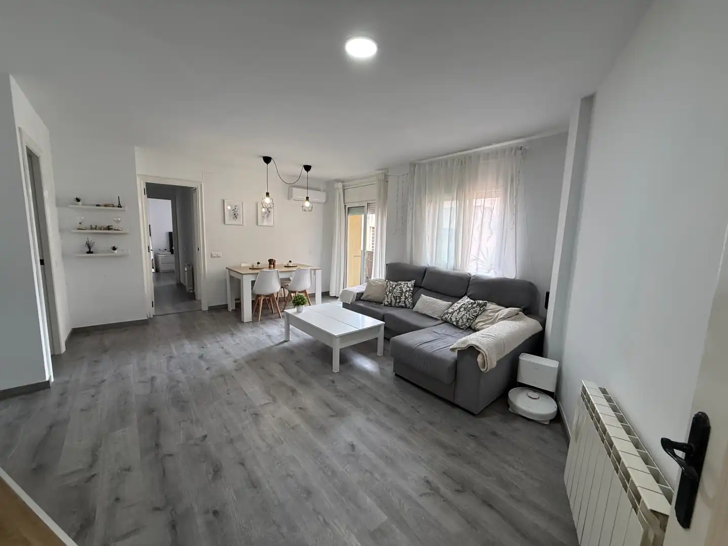 Sala de estar de Piso en venta en Olesa de Montserrat con Aire acondicionado, Calefacción y Parquet