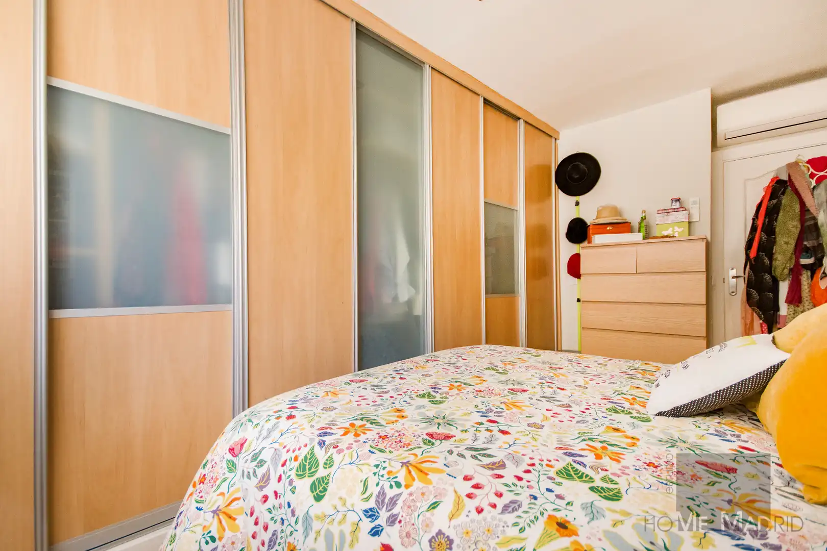 Schlafzimmer von Wohnung zum Verkauf in Madrid mit Klimaanlage und Heizung