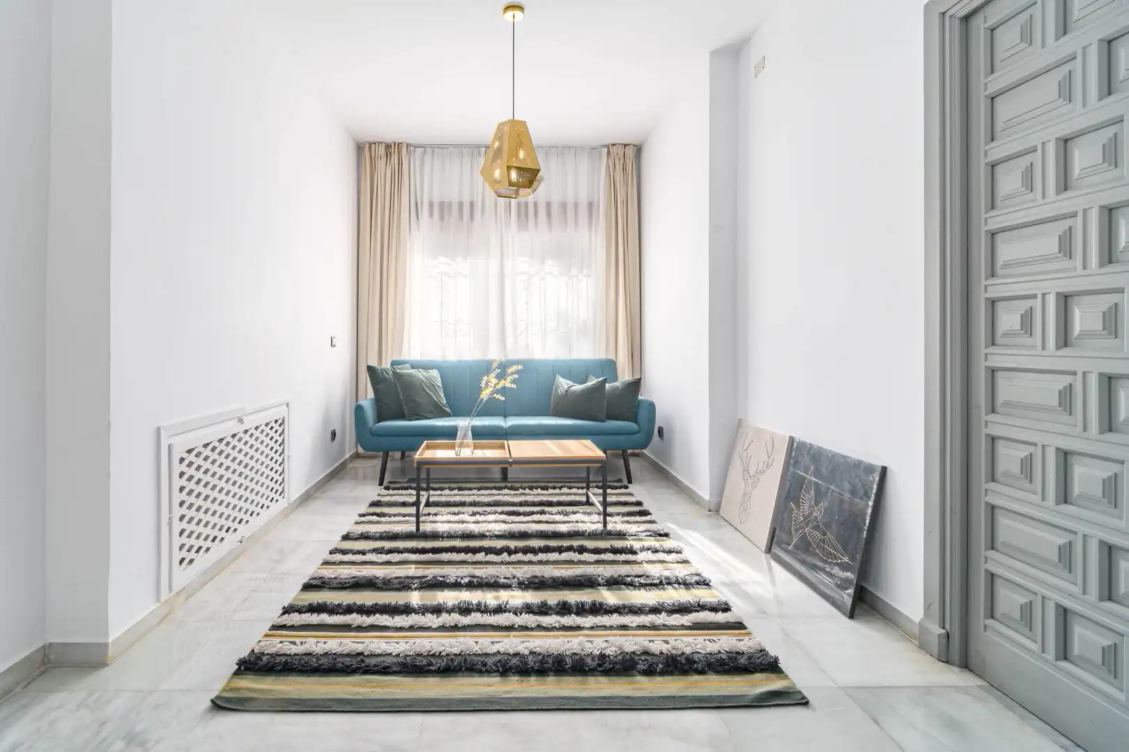 Sala d'estar de Casa o xalet de lloguer en Marbella amb Aire condicionat, Jardí privat i Parquet