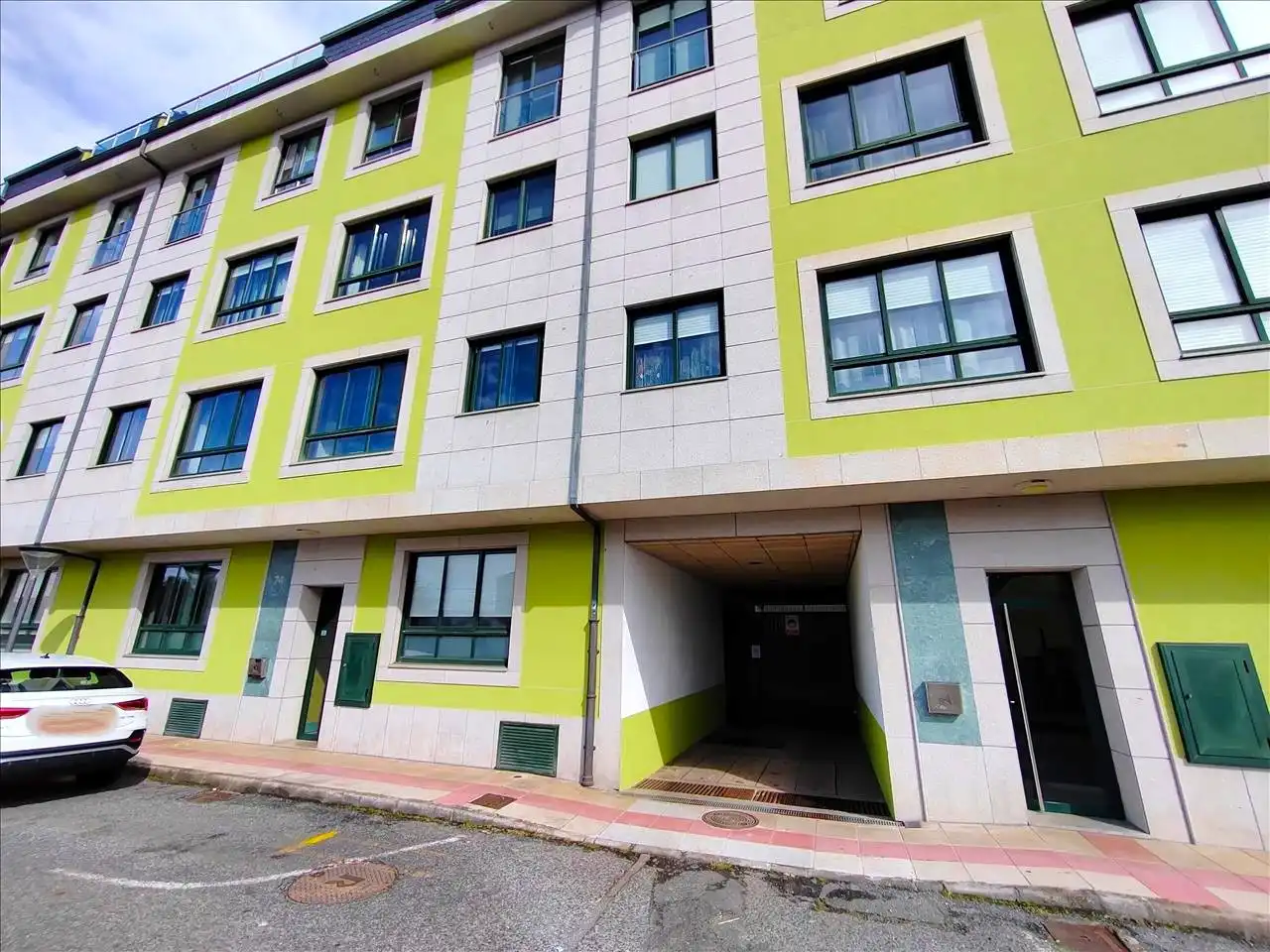 Vista exterior de Garaje en venta en Narón