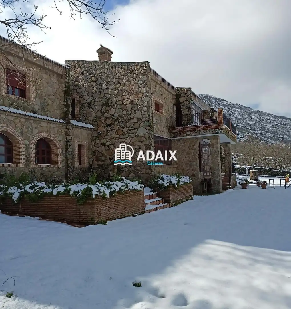 Vista exterior de Casa o chalet en venta en Montánchez con Terraza, Trastero y Piscina